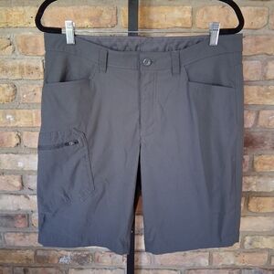 EDDIE BAUER TECH CARGO SHORTS SIZE 34